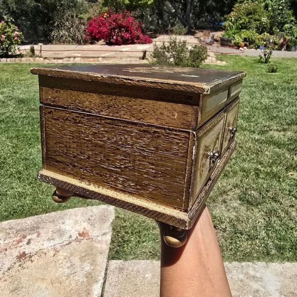 Vintage Florentine Style Gold Gilted Jewelry Storage Music Box - Picture 9 of 15